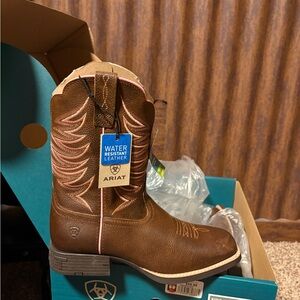 Girls Ariat Tan Leather Boots with Pink Embroidery size 4 Big girls